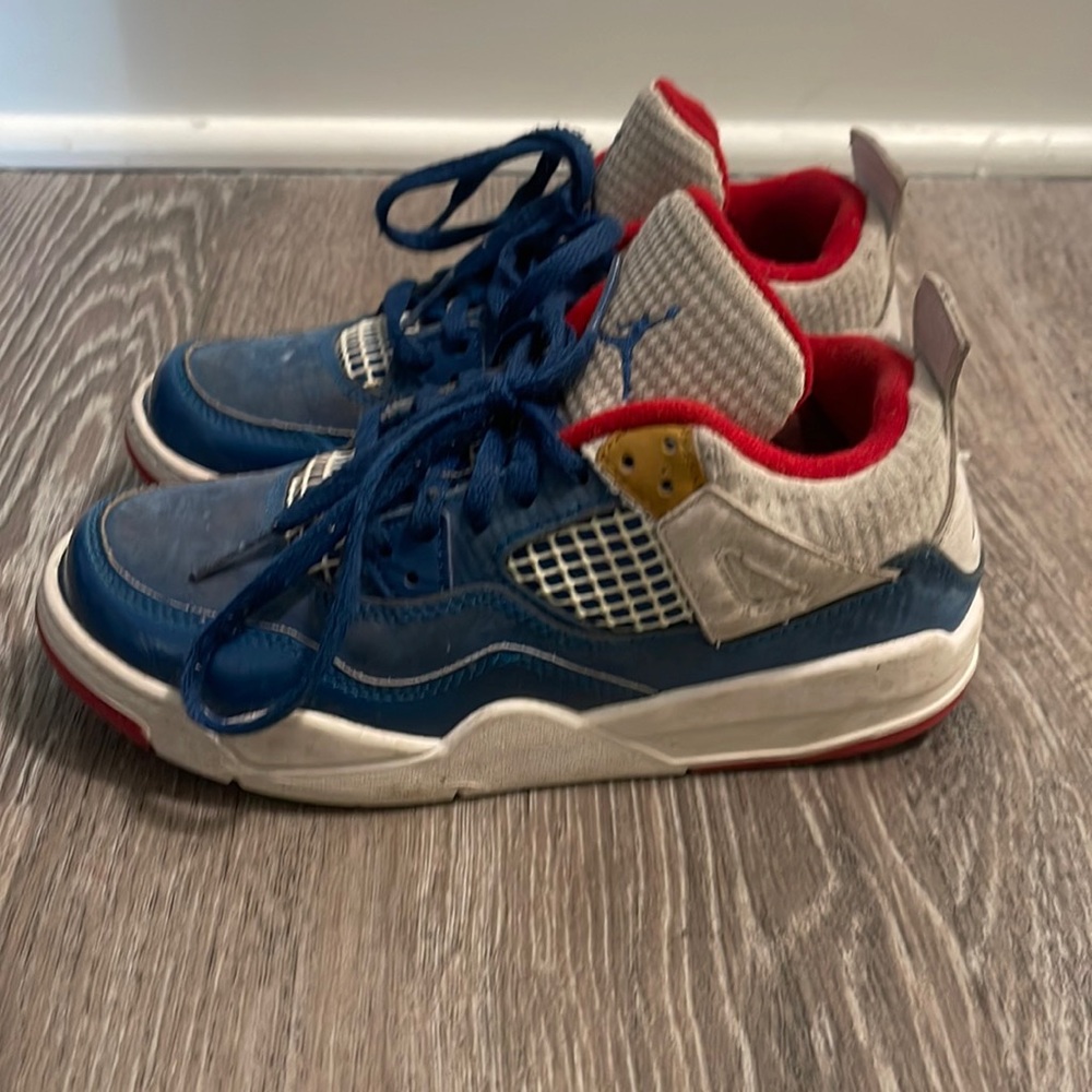 Jordan 4s size 1.5